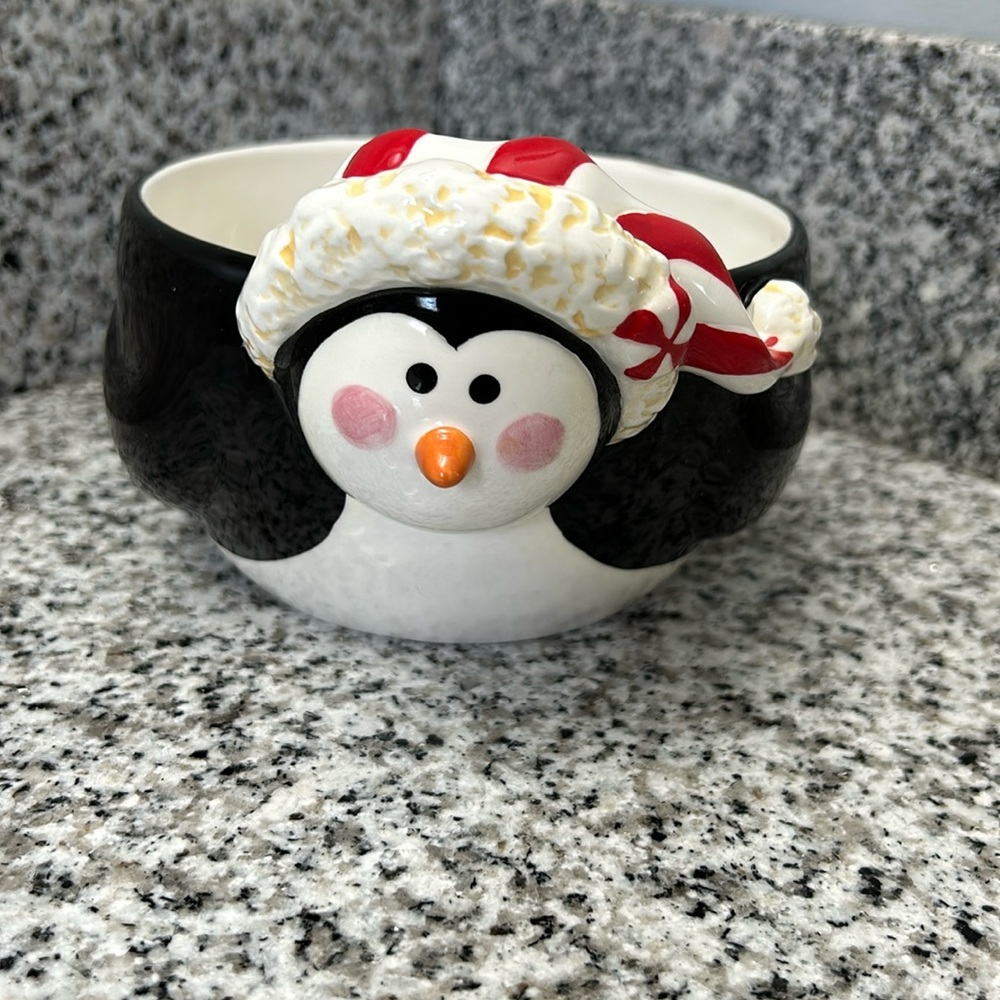 Home Interior Penguin Serving Bowl